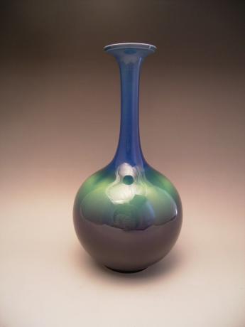JAPANESE 20TH CENTURY PORCELAIN VASE BY LIVING NATIONAL TREASURE TOKUDA YASOKICHI III<br><font color=red><b>SOLD</b></font>