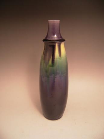 JAPANESE 20TH CENTURY PORCELAIN VASE BY LIVING NATIONAL TREASURE TOKUDA YASOKICHI III<br><font color=red><b>SOLD</b></font>