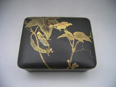 JAPANESE MEIJI PERIOD LACQUER BOX<br><font color=red><b>SOLD</b></font>