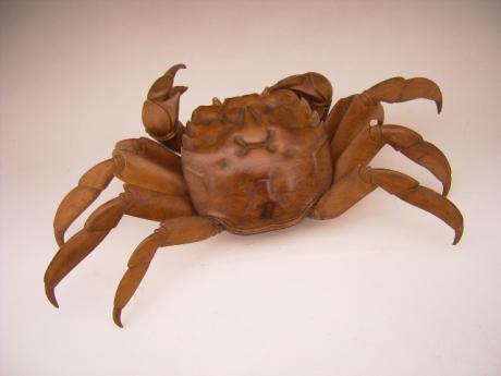 JAPANESE TAISHO 13 (1925) CARVED WOODEN CRAB OKIMONO<br><font color=red><b>SOLD</b></font>