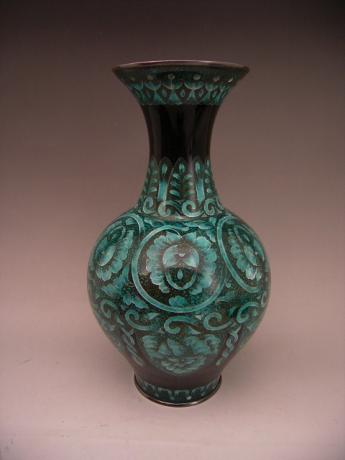 JAPANESE EARLY TO MID 20TH CENTURY CLOISONNE VASE BY OTA HIROAKI<br><font color=red><b>SOLD</b></font>