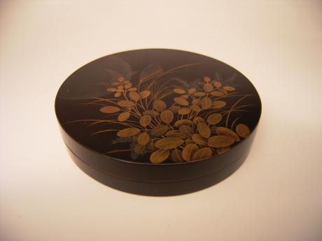 JAPANESE CIRCA 1900 LACQUER KOGO INCENSE BOX<br><font color=red><b>SOLD</b></font>