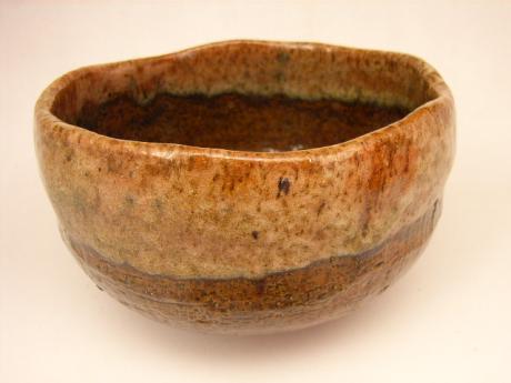 JAPANESE EARLY 20TH CENTURY TEA BOWL BY OHI CHORAKU<br><font color=red><b>SOLD</b></font>
